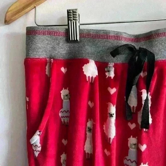 NWT Be Yourself Sleepwear Women’s Lama Red Valentines Day Cute Pajamas Small - Picture 3 of 12
